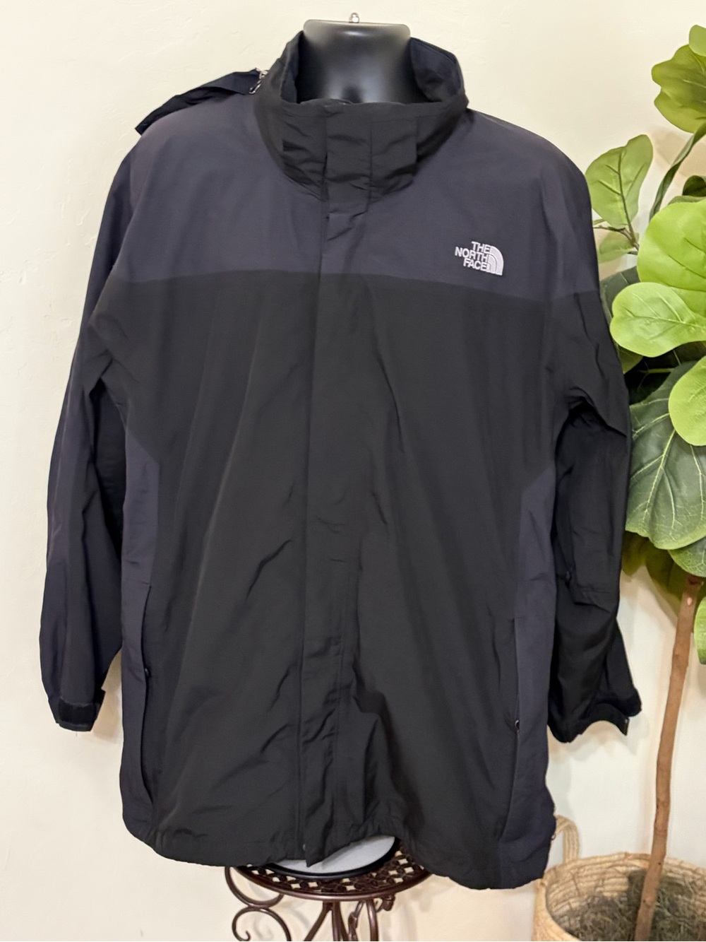 The North Face Men's Black/Charcoal Waterproof Jacket